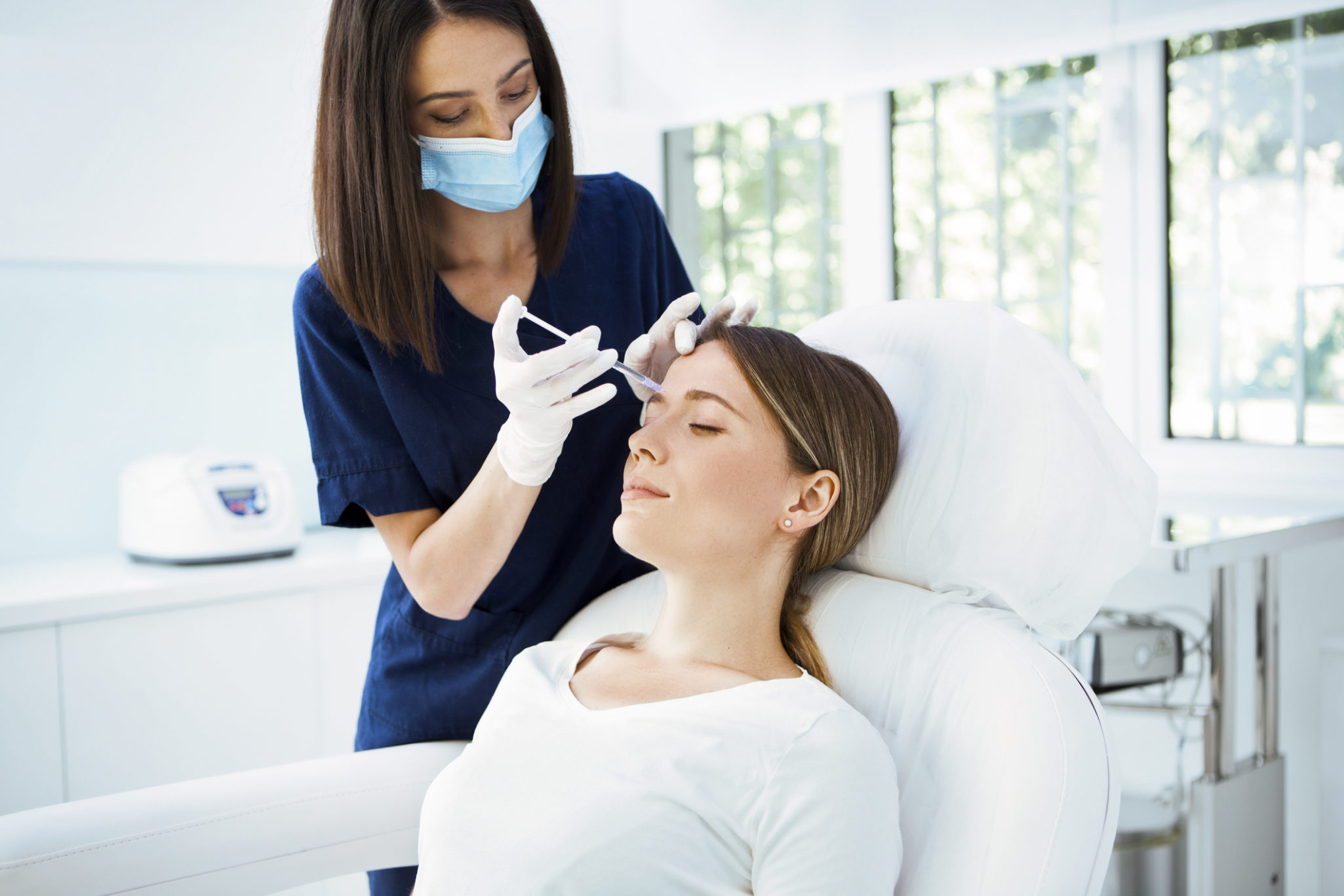woman recieving botox injections